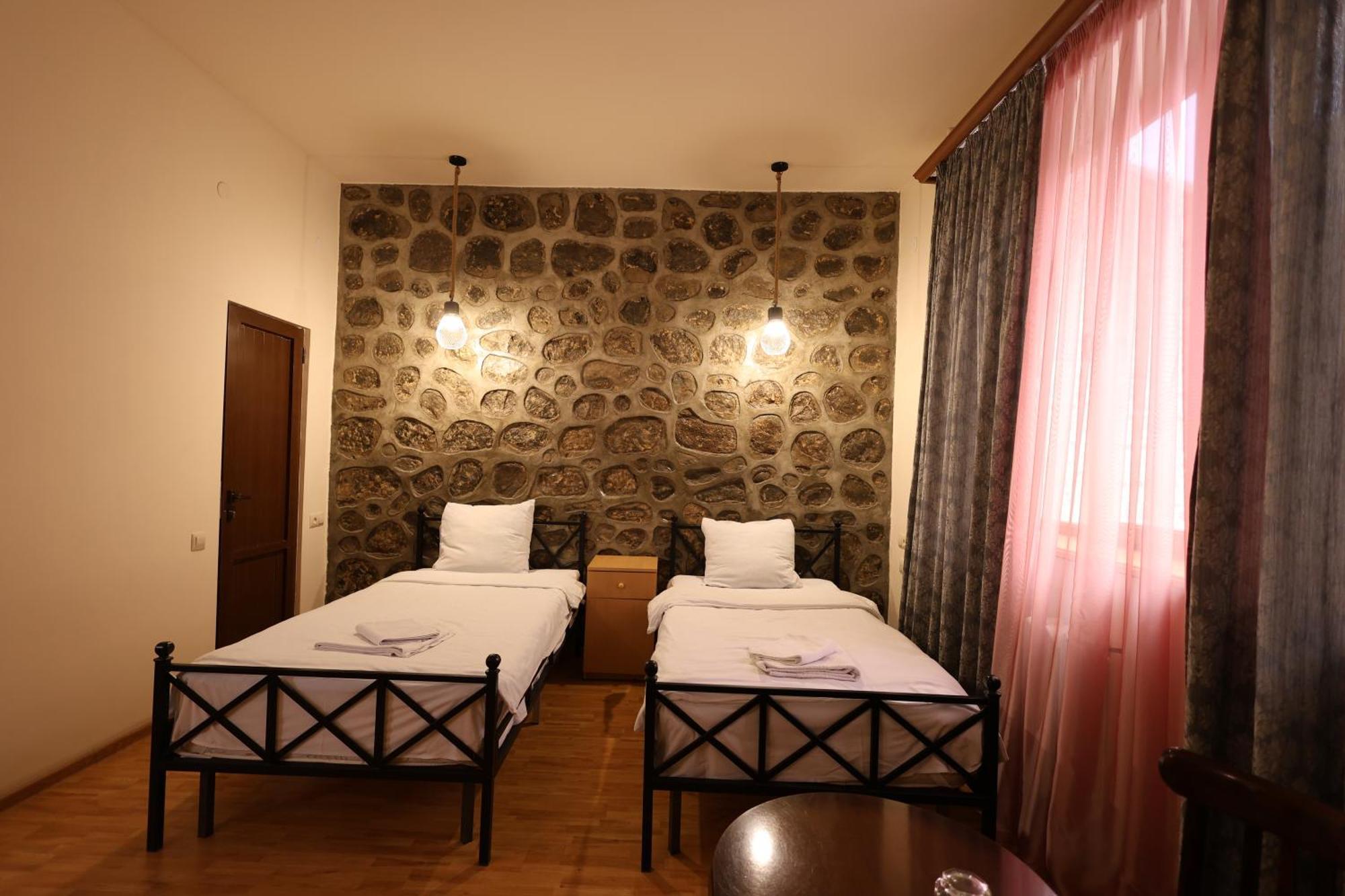 Yeghevnut Hotel Goris Eksteriør bilde