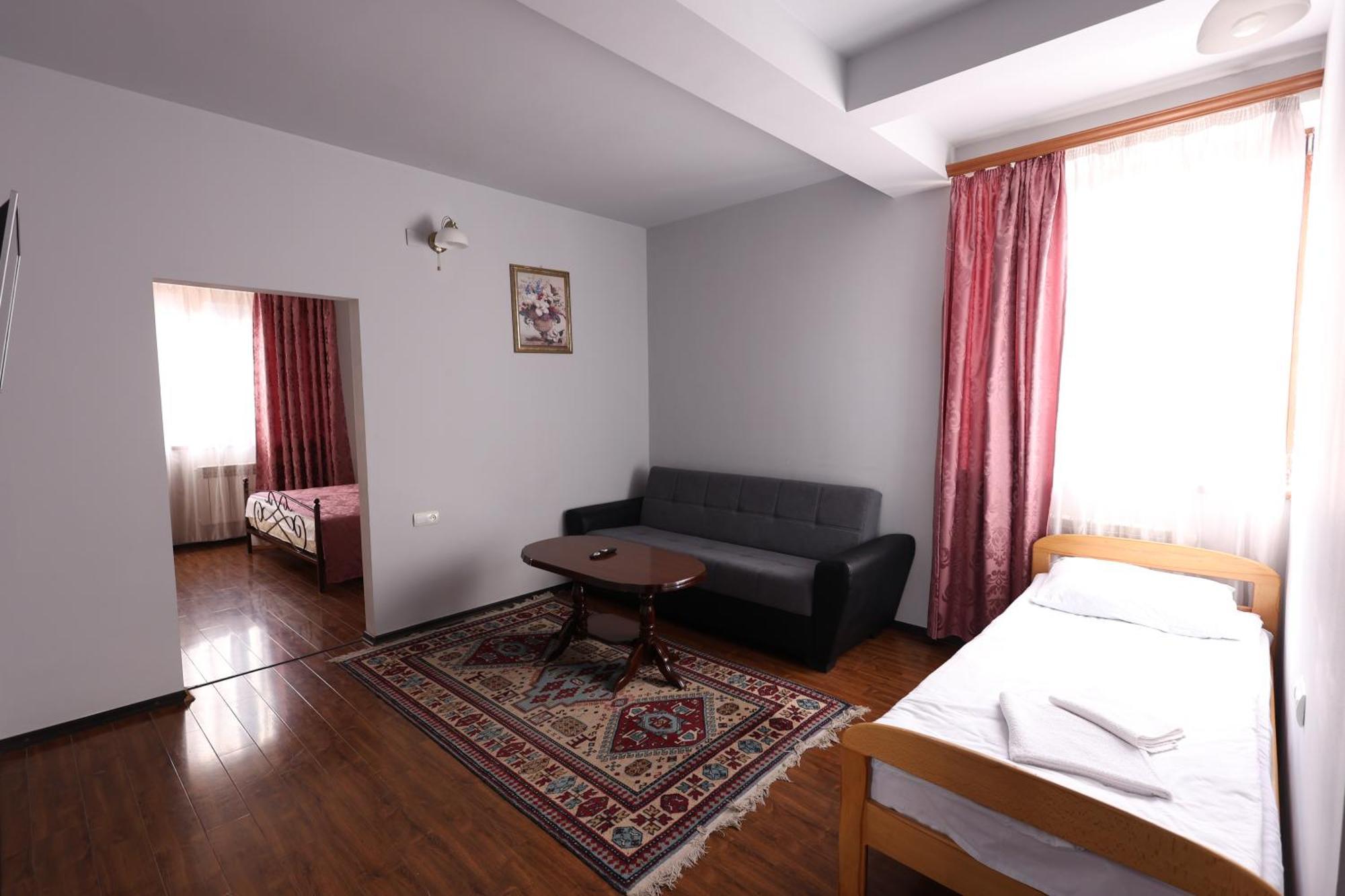 Yeghevnut Hotel Goris Eksteriør bilde